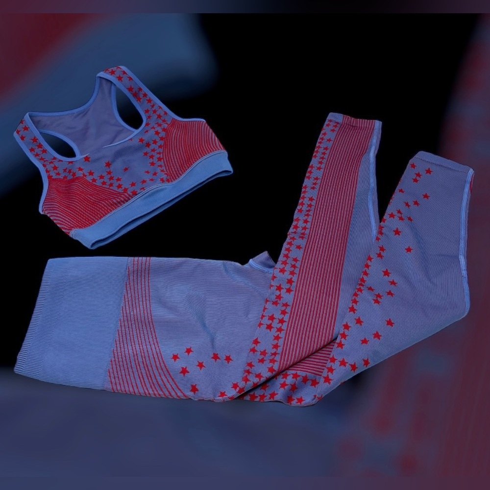 FABLETICS (SET - 2 Pieces) High-Waisted Seamless Star Capri & Sport Bra - Picture 6 of 9
